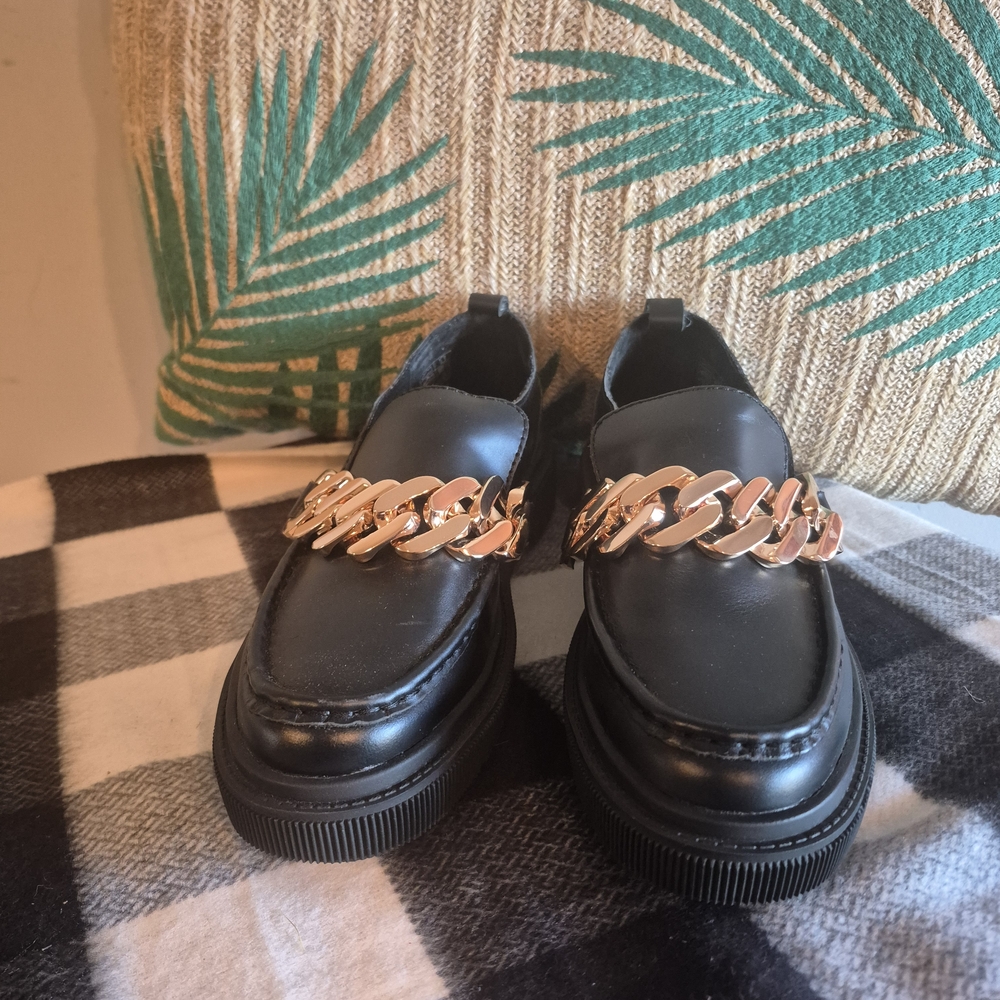 Kelsi Dagger Black Loafers with Gold Chain